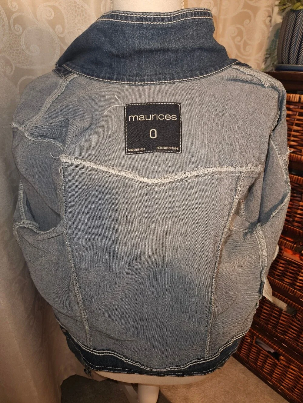 Maurices Medium Wash Denim Jacket in Blue Size 0 - Picture 9 of 9